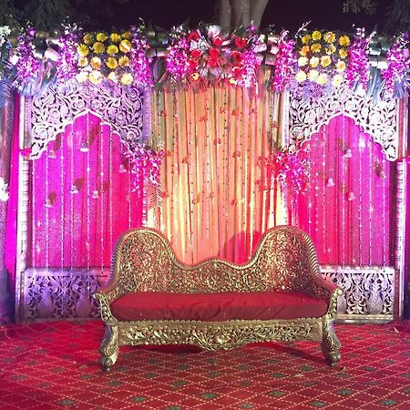 Hotel Ekant Faridabad Zewnętrze zdjęcie