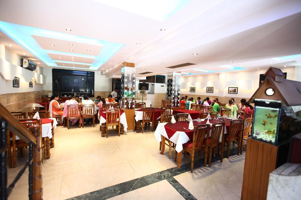Hotel Ekant Faridabad Zewnętrze zdjęcie