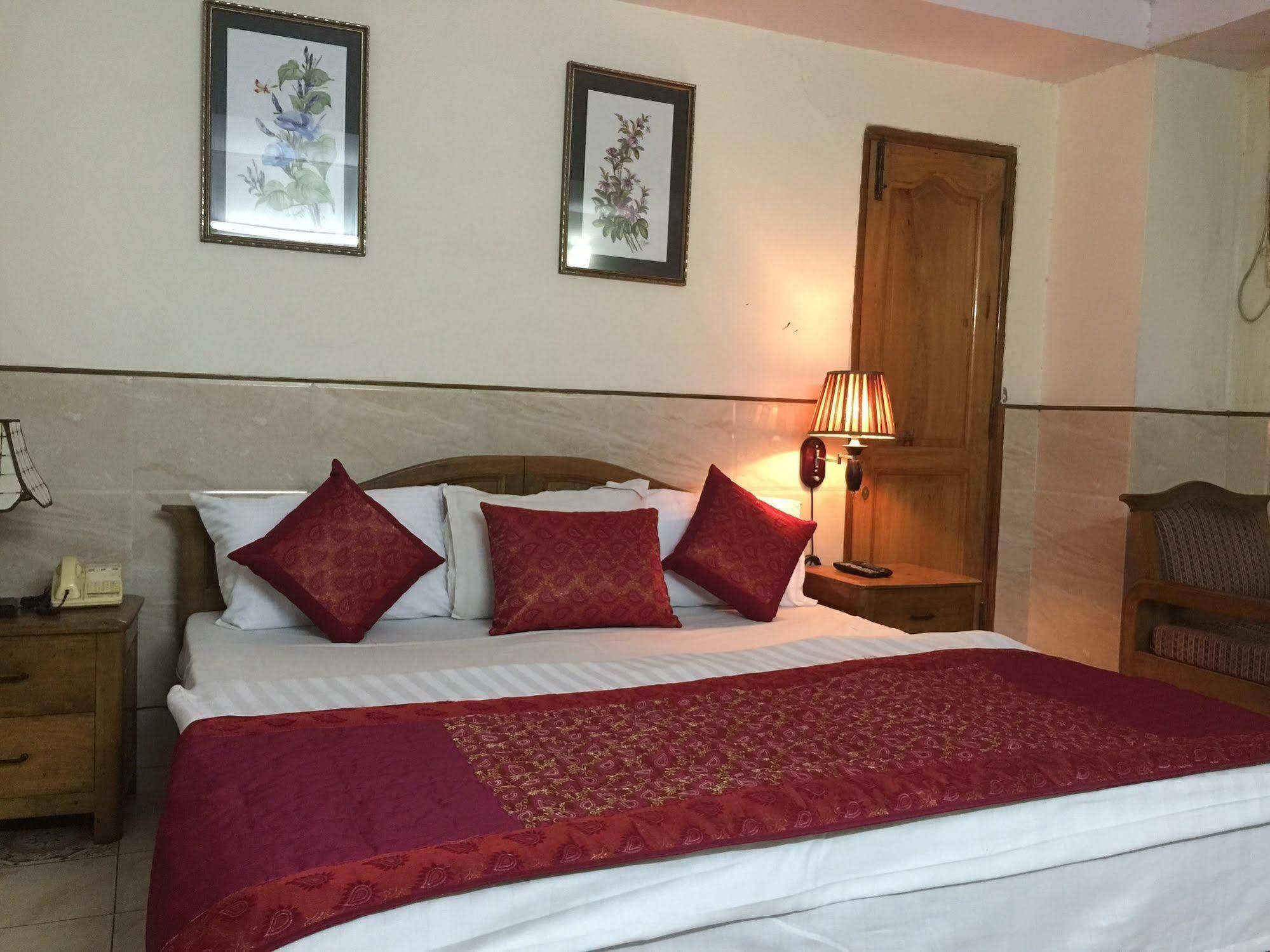 Hotel Ekant Faridabad Zewnętrze zdjęcie