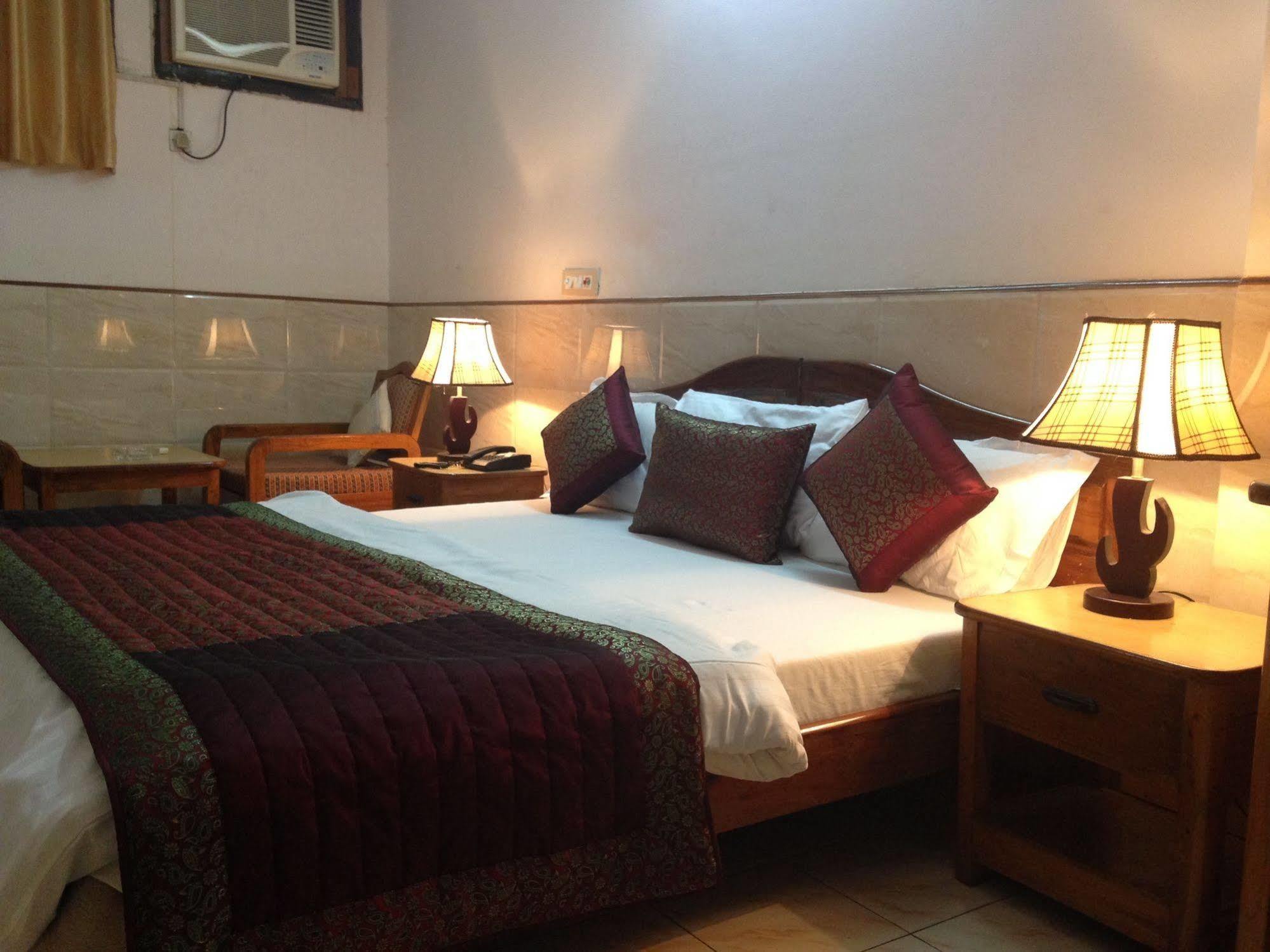 Hotel Ekant Faridabad Zewnętrze zdjęcie