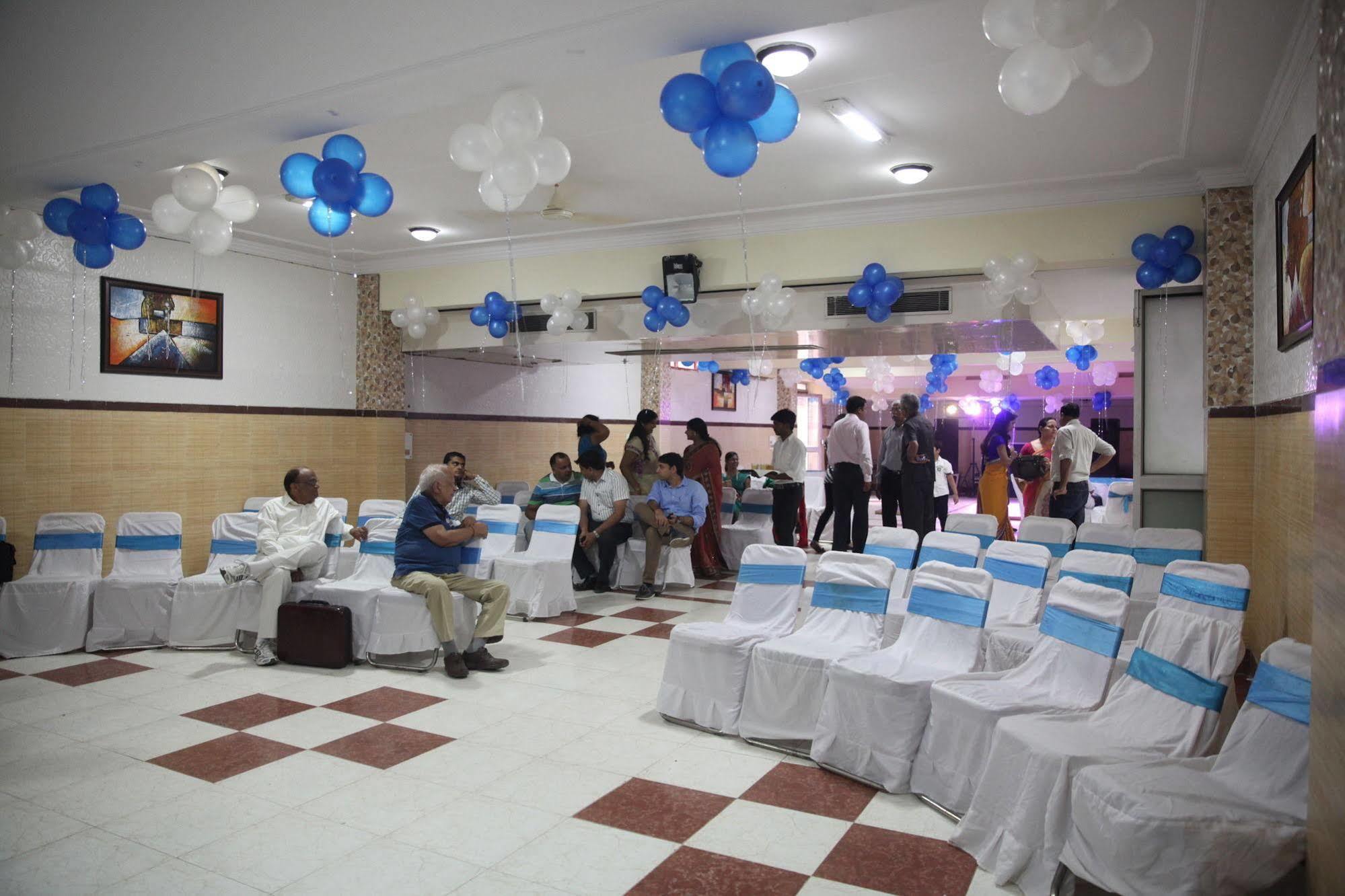 Hotel Ekant Faridabad Zewnętrze zdjęcie